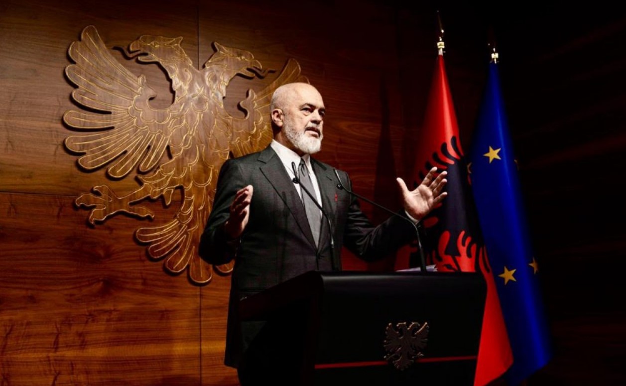 Rama: Nuk ka bir nëne që gjen një qindarkë të tijën në xhepin tim! S’jam engjëll, ama pushtetin që më kanë dhënë shqiptarët s’e kam përdorur kurrë për pasuri!