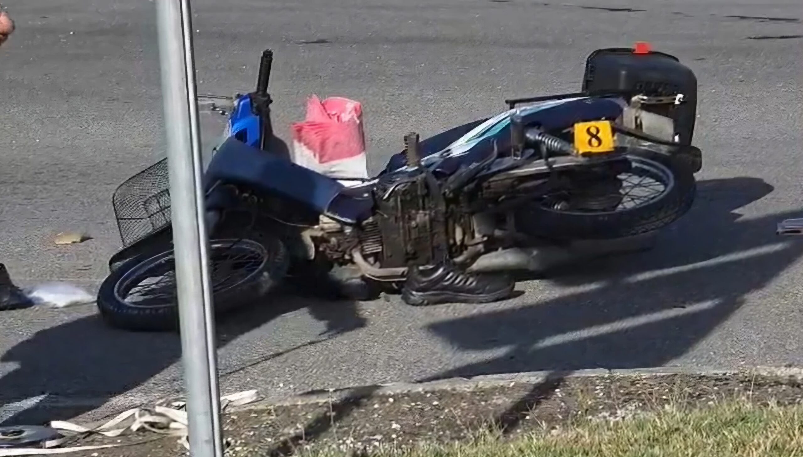 Aksident në Lushnje/ Makina përplas motoçikletën, dërgohet në spital drejtuesi motomjetit