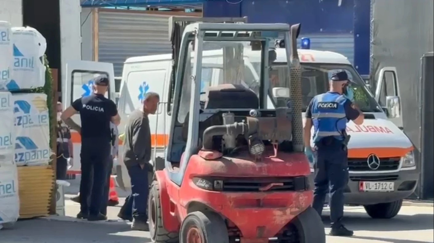 Aksident tragjik në një kompani në Vlorë, humb jetën pronari, e zënë poshtë materialet e rënda